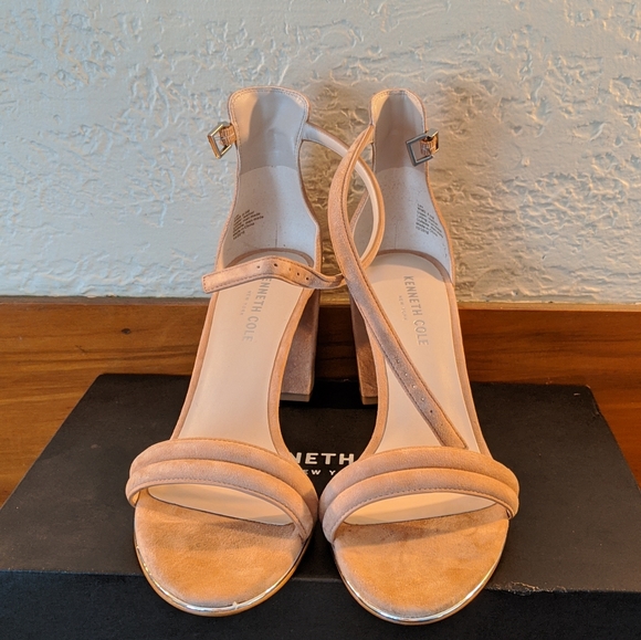 NWT Kenneth Cole Suede Sandals (8.5) - Picture 2 of 4